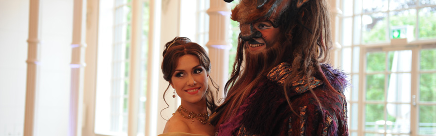 Die Sch&ouml;ne und das Biest besuchen die K&ouml;lner Flora