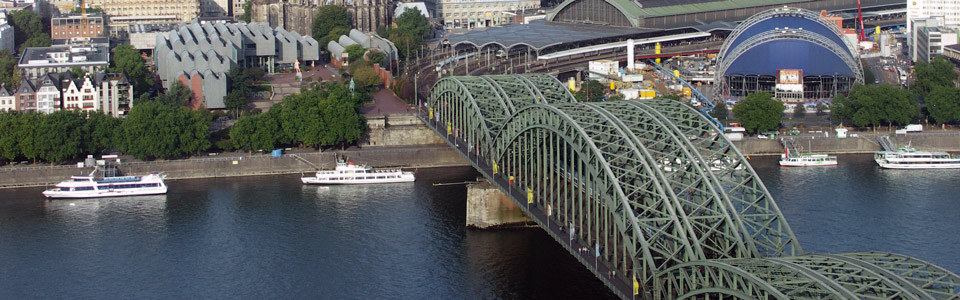 Deutzer Brücke in Köln von oben fotografiert