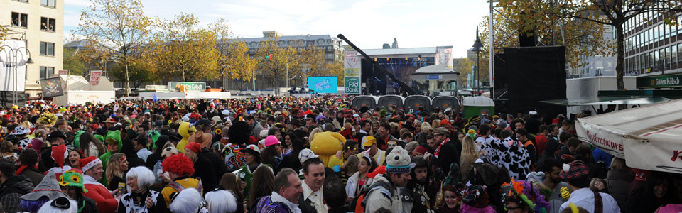 Sessionser&ouml;ffnung 11.11.2013 auf dem K&ouml;lner Heumarkt, sb