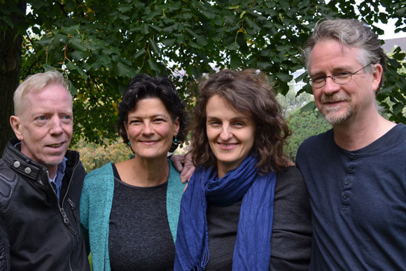 Die Künstler und Organisatoren von KontraPunkt. Sie lernten sich bei der Weiterbildung Kulturmanagement bei KIK kennen. Michael Kläsgen-Radez, Meggi Arnoldy, Zrinka Budimlija, Michael Hutter, Foto: Katrin Nalop