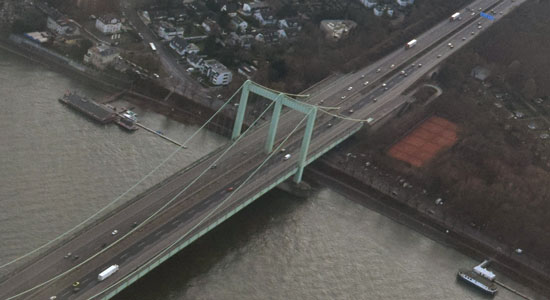 Rodenkirchener Brücke aus der Luft